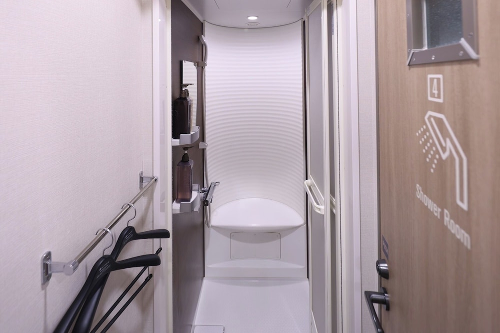 Capsule, Male Dorm, Single Bed, Low Floor
