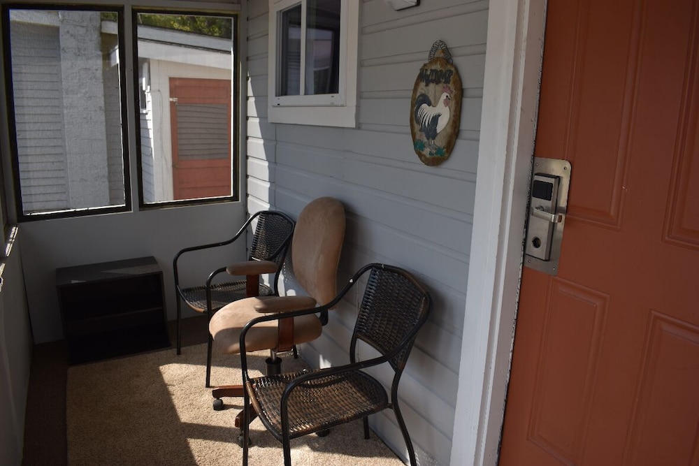 Pilgrim Inn & Cottages 36/58