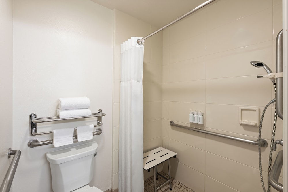 Solara Inn and Suites 32/33