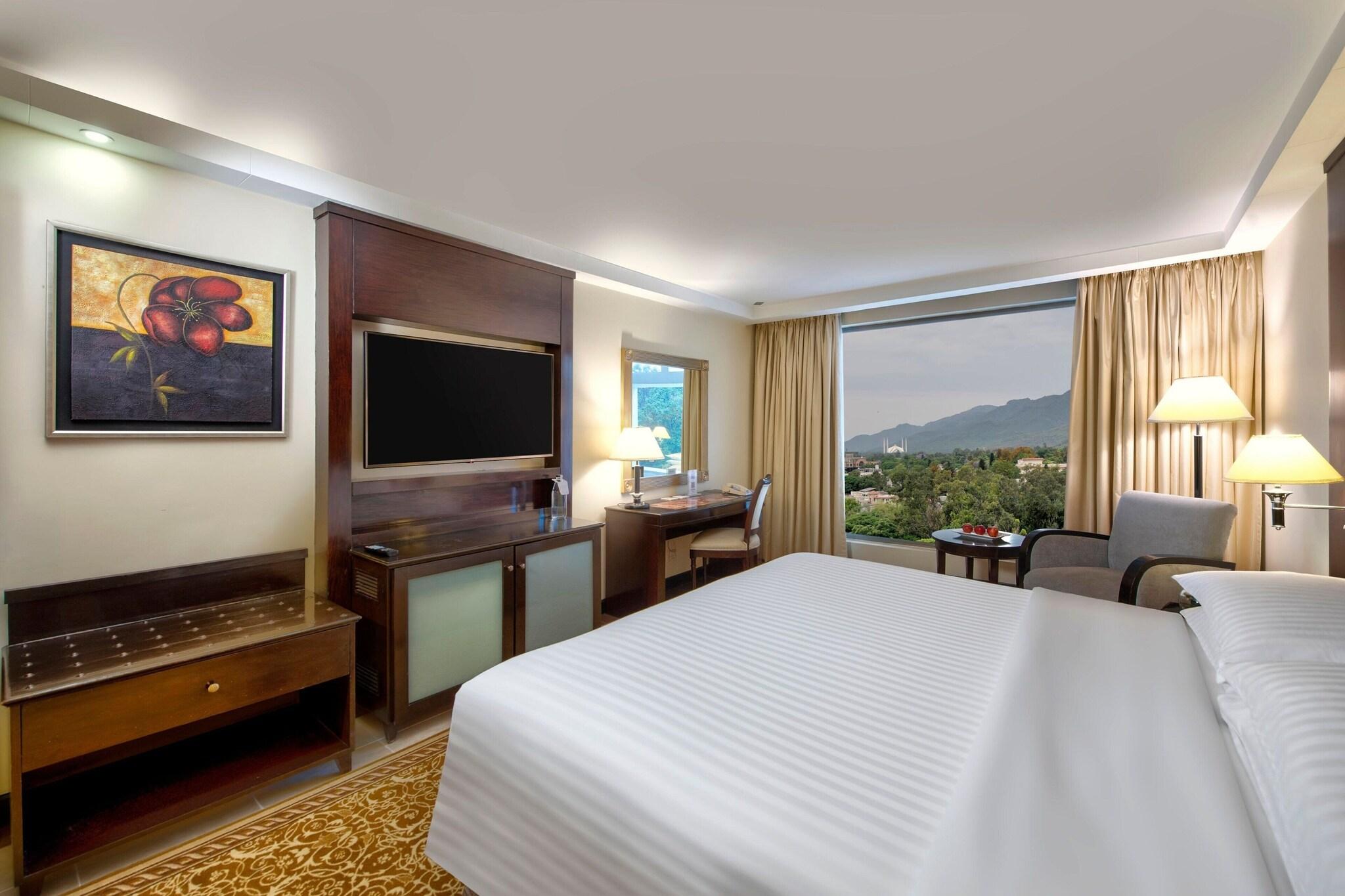Suite, King Bed