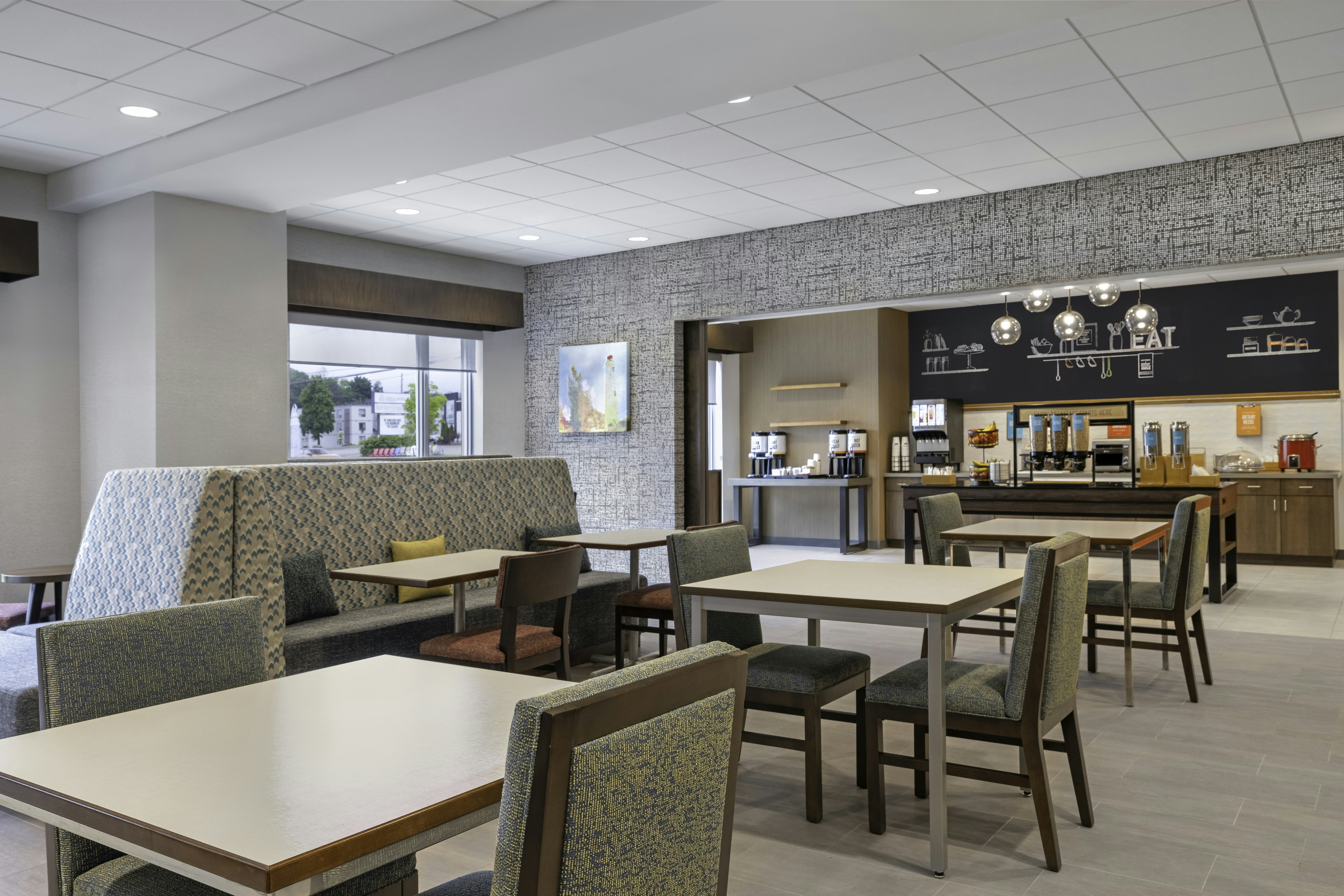 Hampton Inn Midland, ON 16/19
