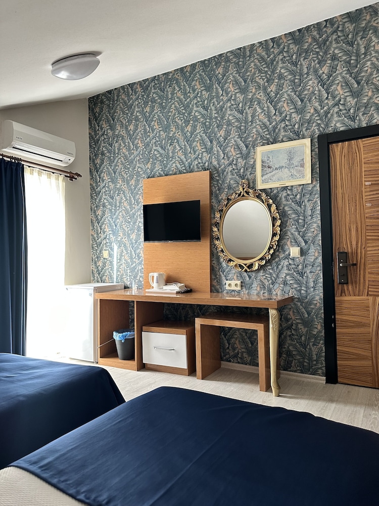 Serenity Suit Hotel 25/50