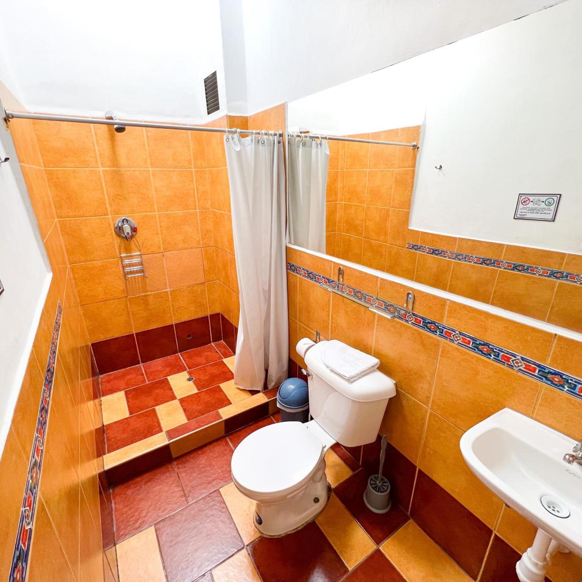 Hostal Teatro Inka 50/50
