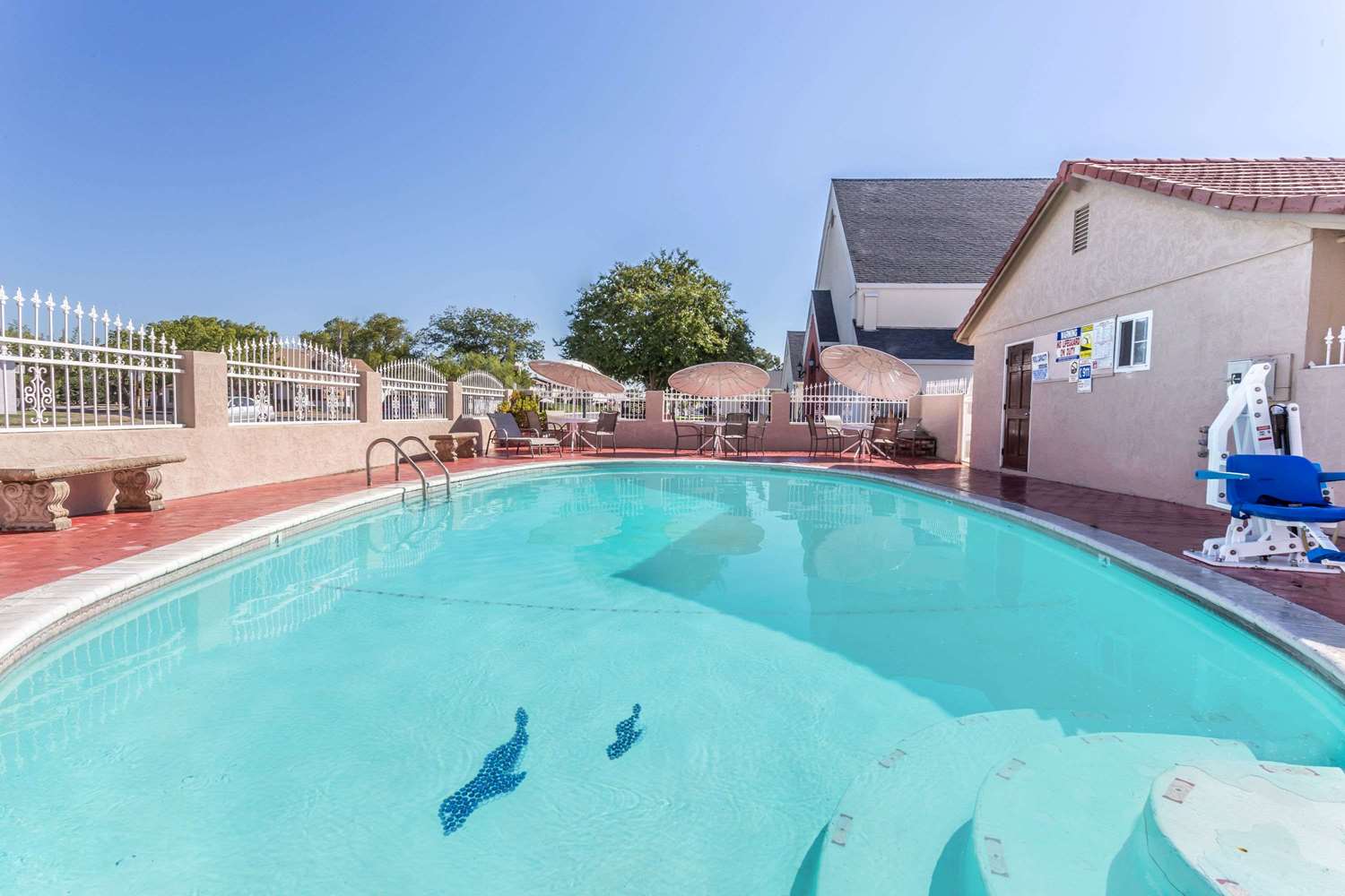 Signature Inn Merced Yosemite Parkway 2/7