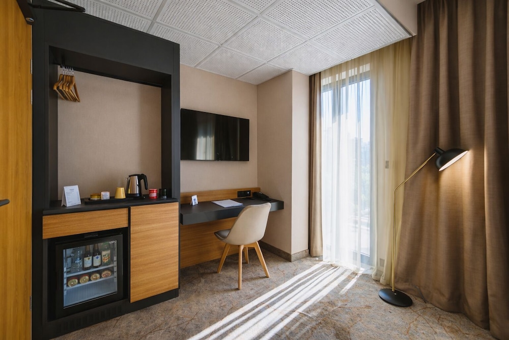 B1 Downtown Hotel 45/54