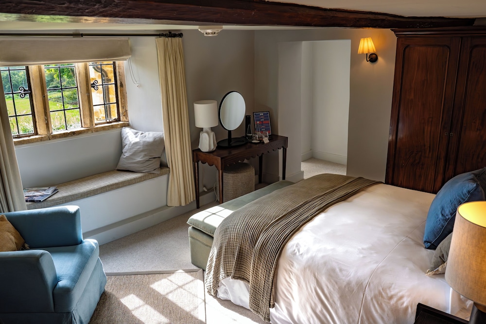 Charingworth Manor 8/50