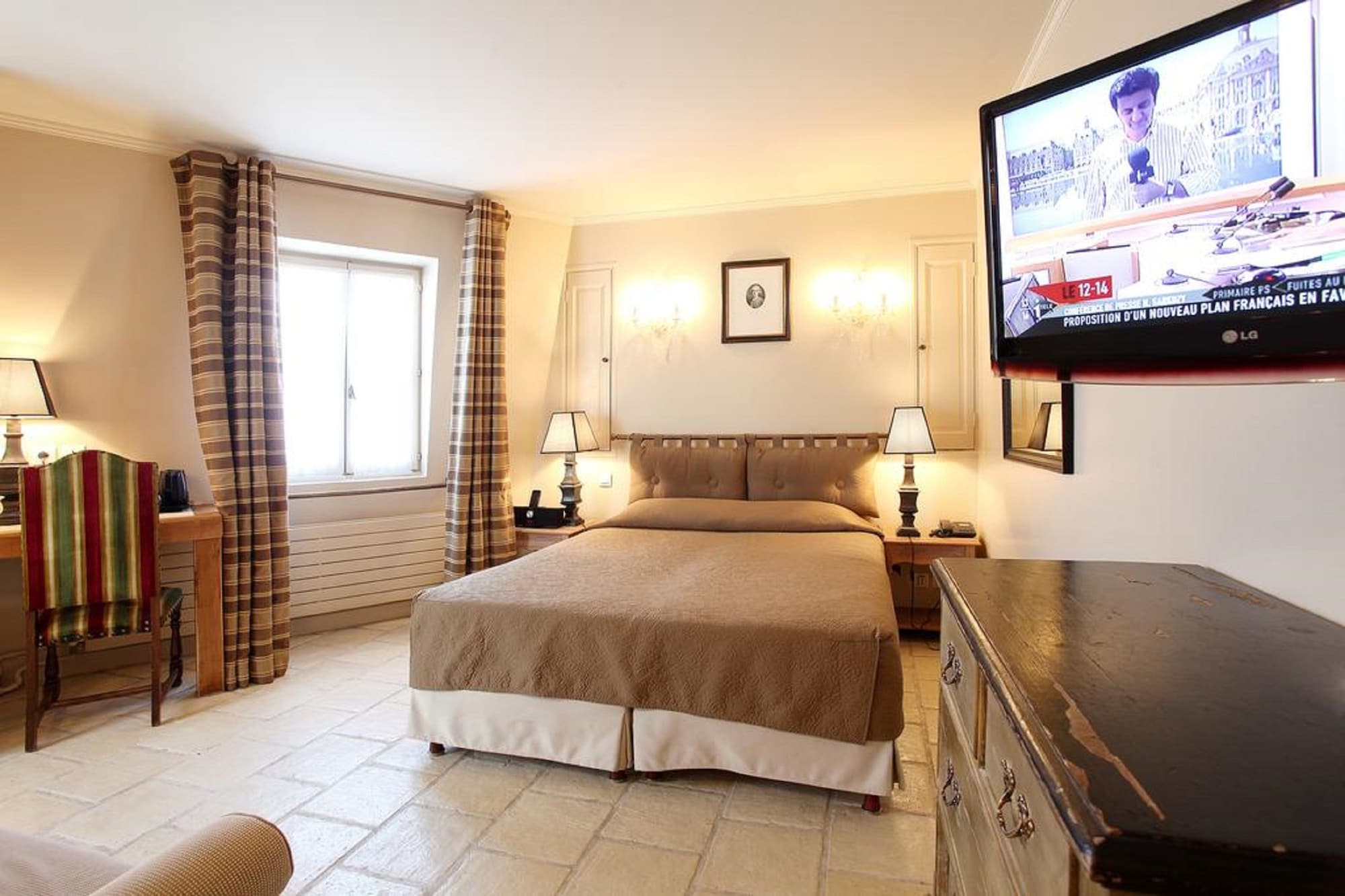 1 BEDROOM, CLASSIC, TRIPLE