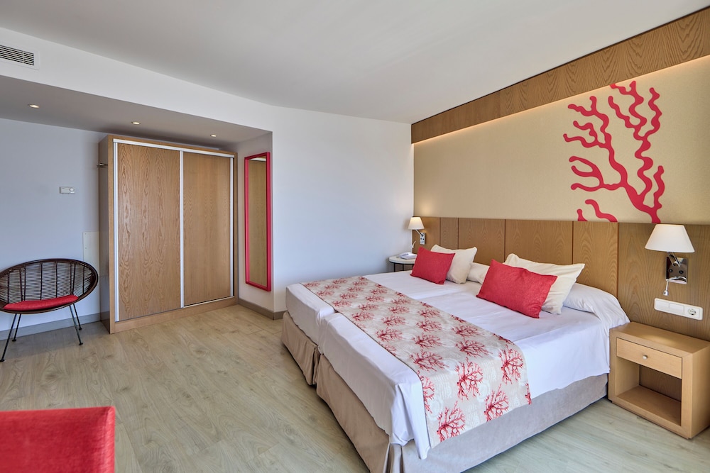 Universal Hotel Perla 11/50