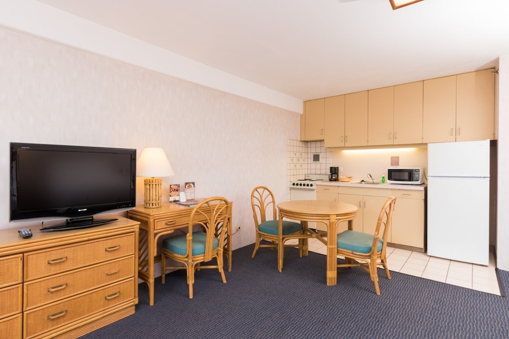 Ilima Hotel 52/63
