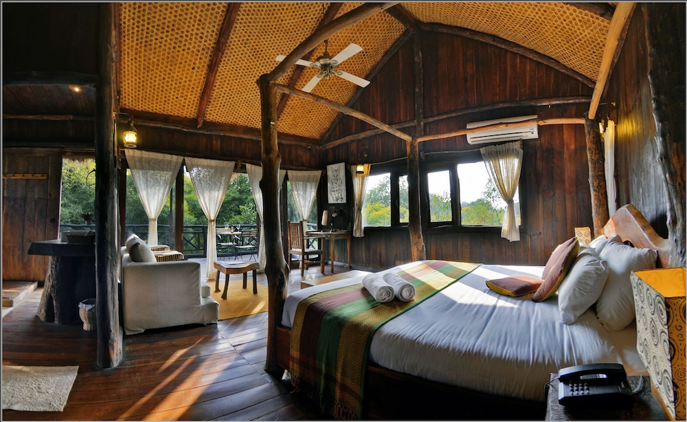 Tree House, Luxury, King Bed