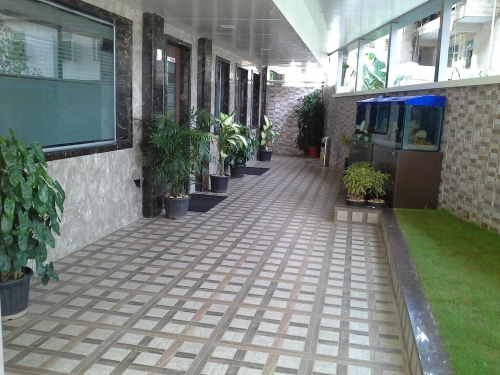 Hotel Galaxy's Vaibhav 36/40