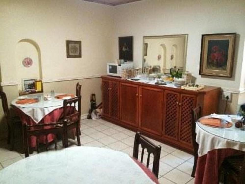 Bay Tree Guest House 22/28