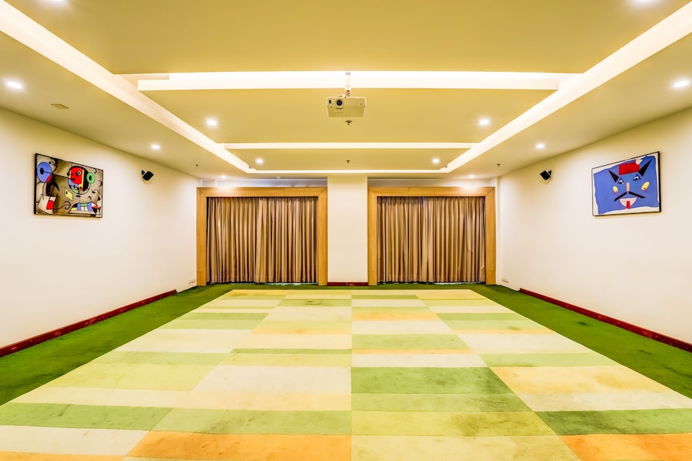 Lemon Tree Hotel Electronics City Bengaluru 58/61