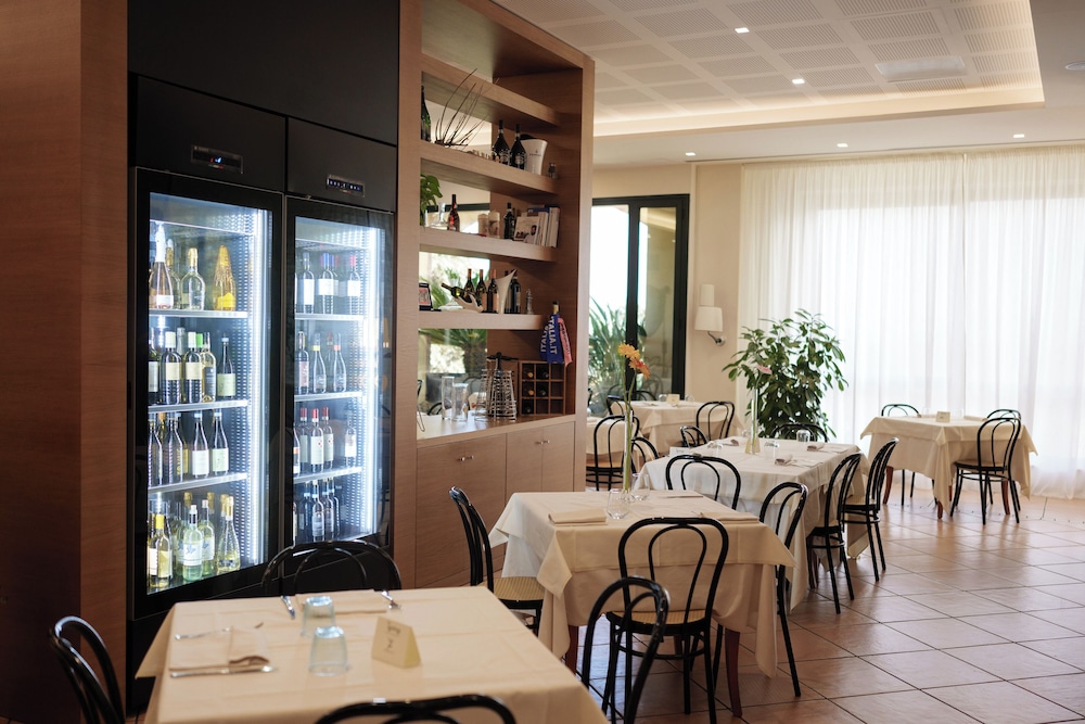 Albergo Ristorante Pizzeria Tonino 35/50