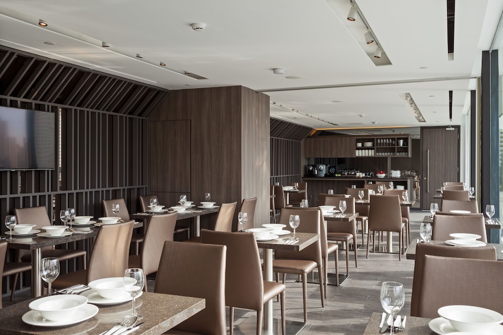 Louis Kienne Serviced Residences 53/65