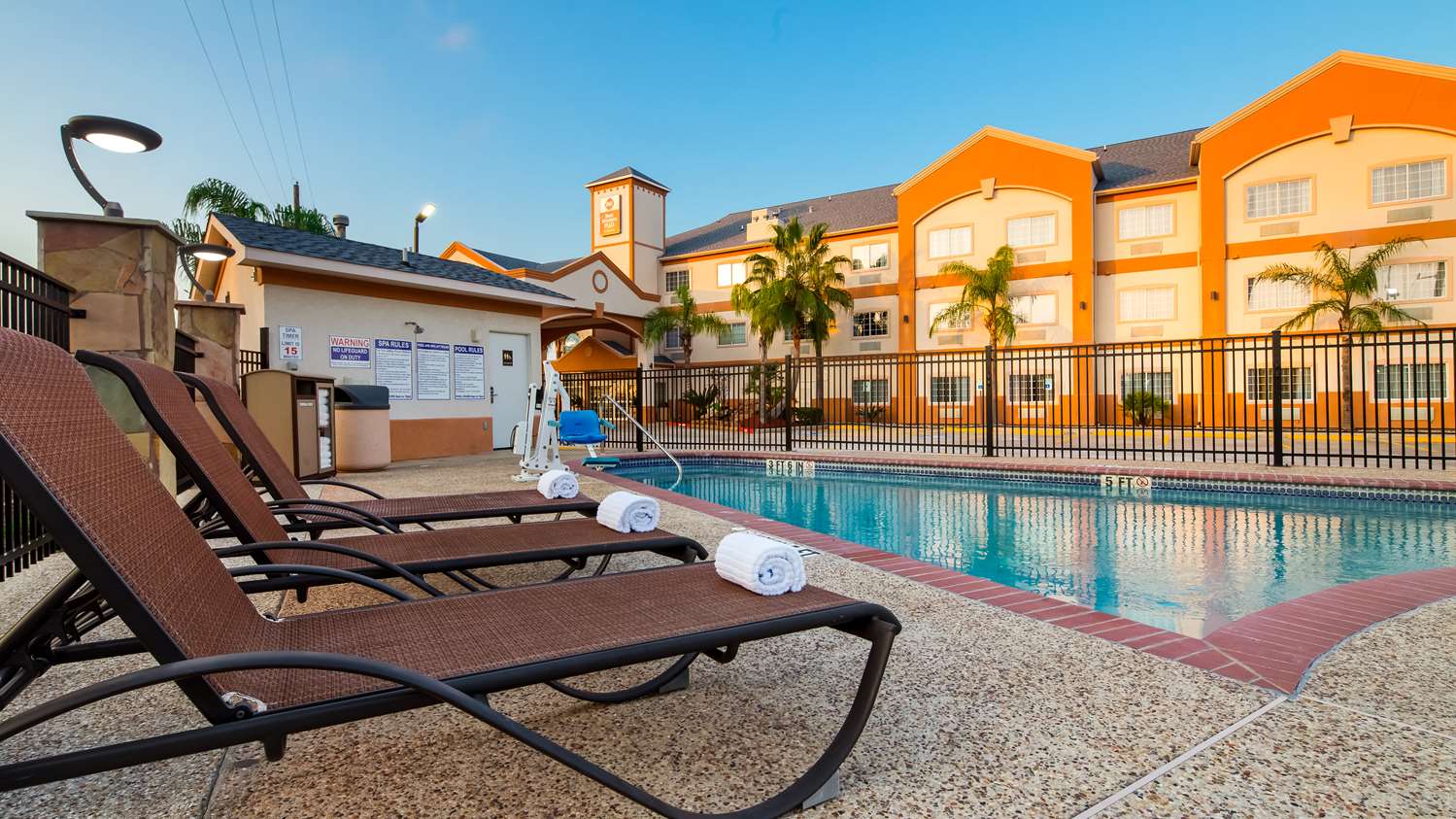 Best Western Plus Houston Atascocita Inn & Suites 4/39