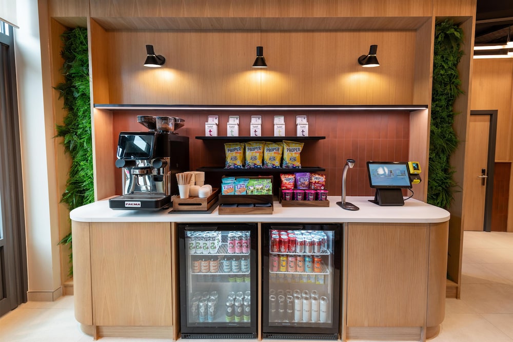 YOTELPAD London Stratford, Select by Hilton 4/50