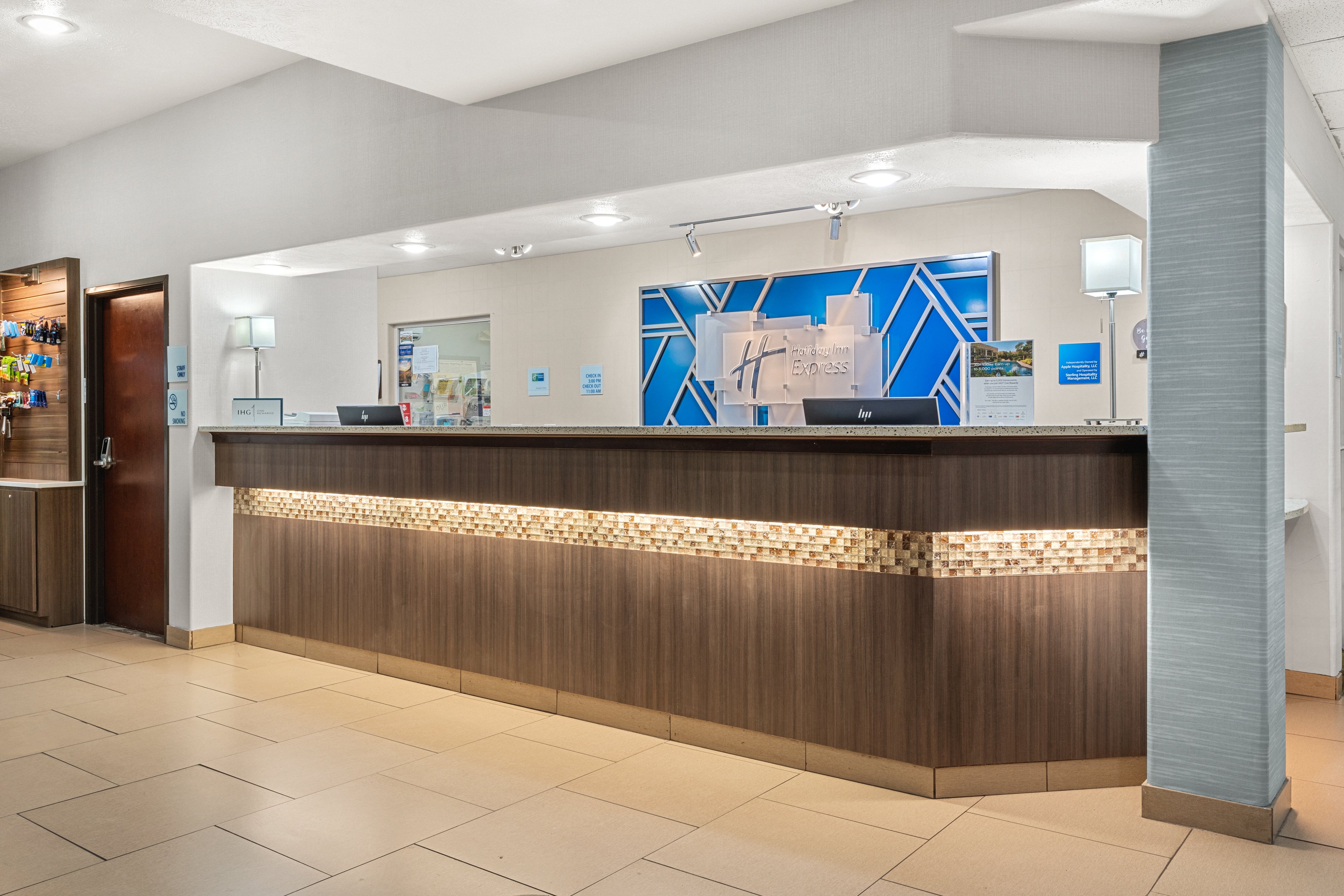 Holiday Inn Express Hotel Wenatchee 4/57