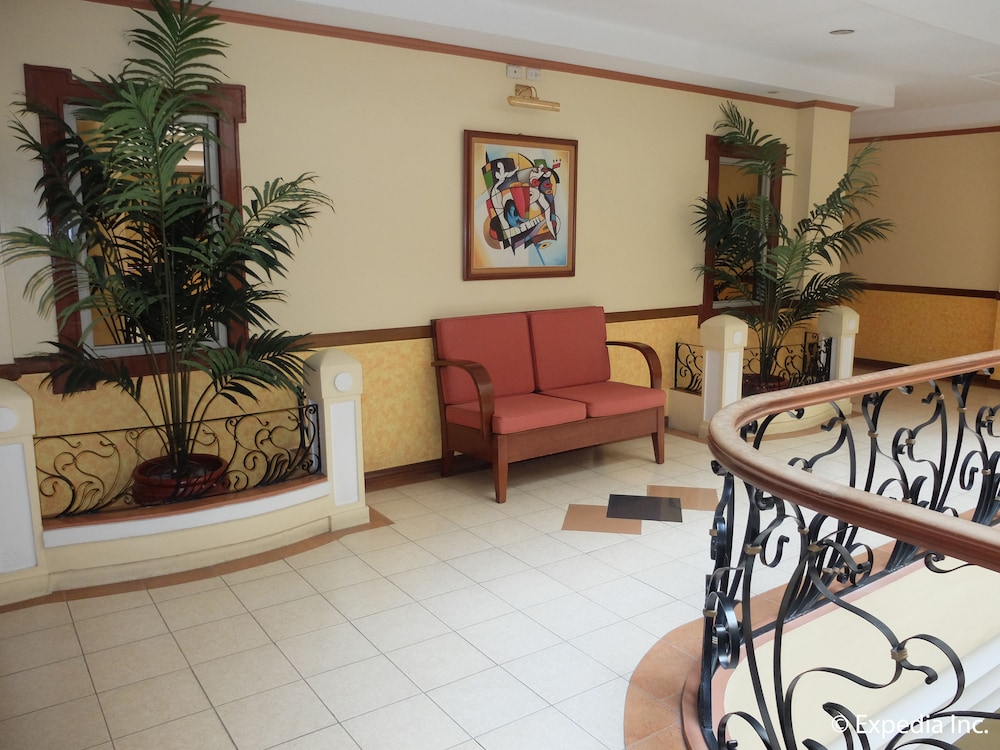 Pacific Breeze Hotel And Resort 48/71