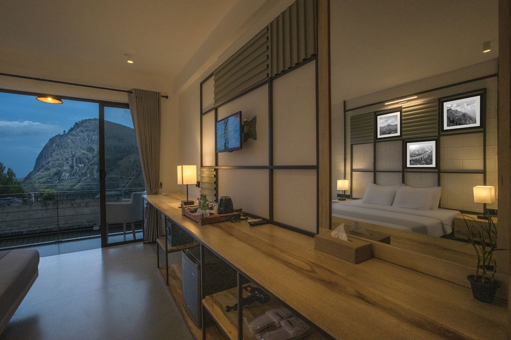Onrock Hotel 48/72