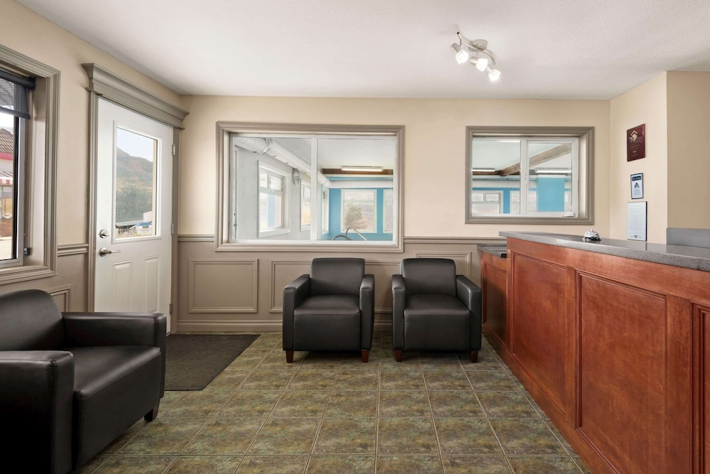 Travelodge by Wyndham Salmon Arm 30/40