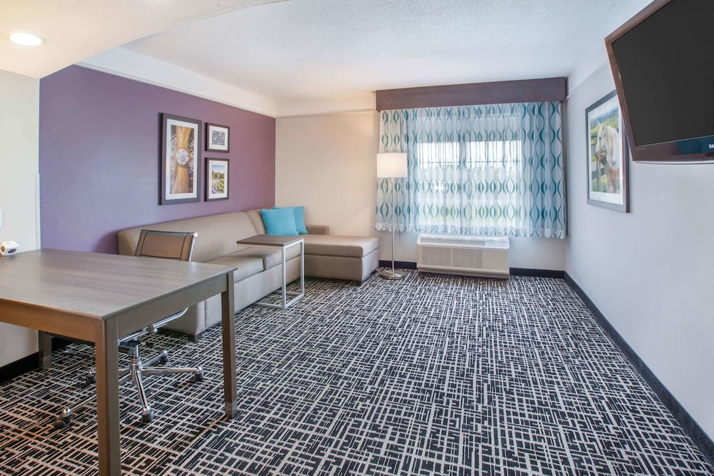 La Quinta Inn & Suites by Wyndham Cincinnati Airpt Florence 26/47