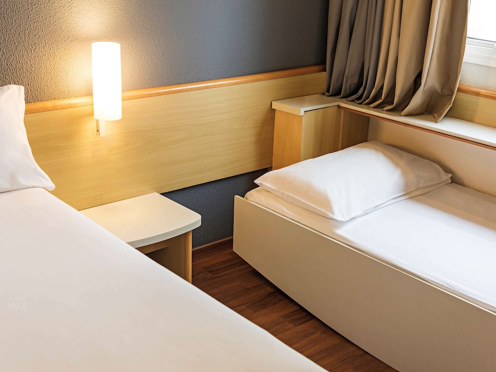 Ibis Santo Andre 18/36