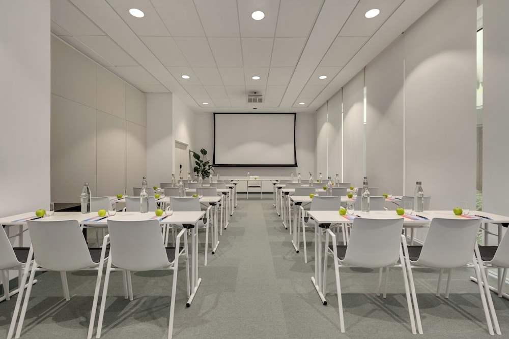 H4 Wyndham Paris Pleyel 75/87