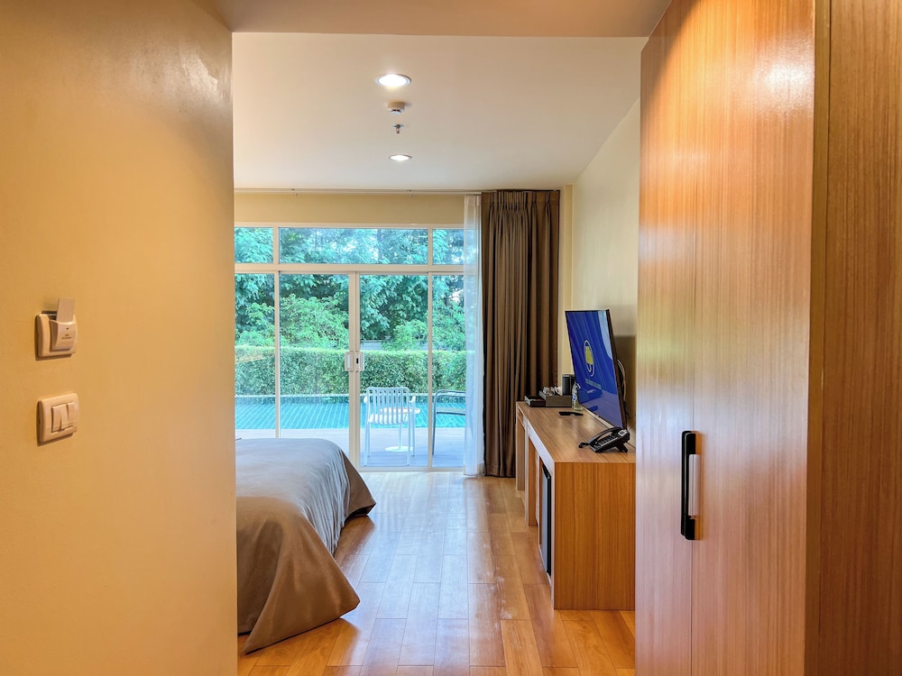 King Bed, Pool Access, The Kaset Hua Hin 9/10