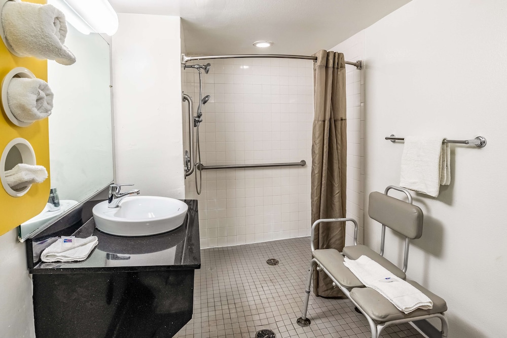 Motel6 Joliet, IL - I-80 52/58