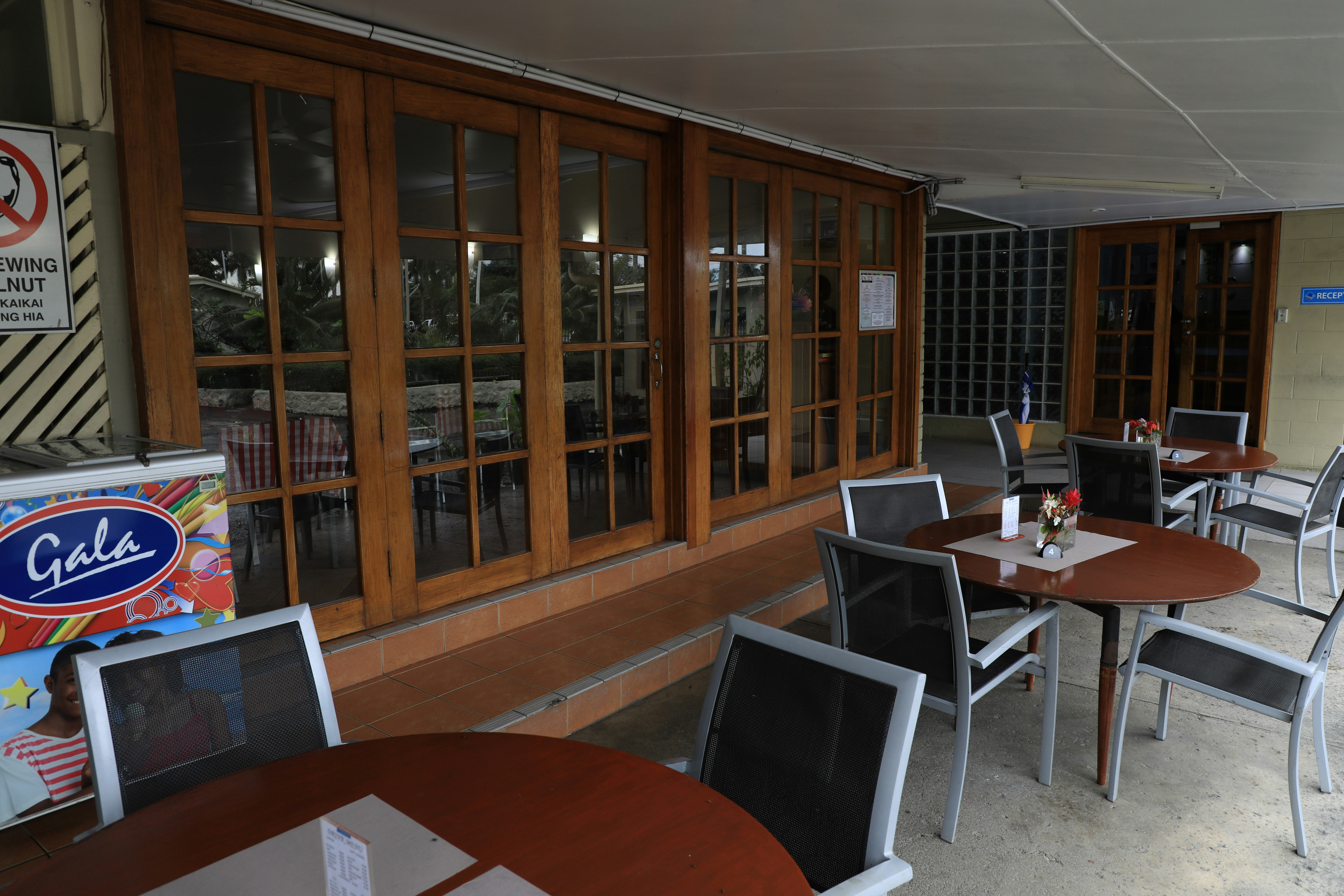 Huon Gulf Hotel and Apartments 37/49