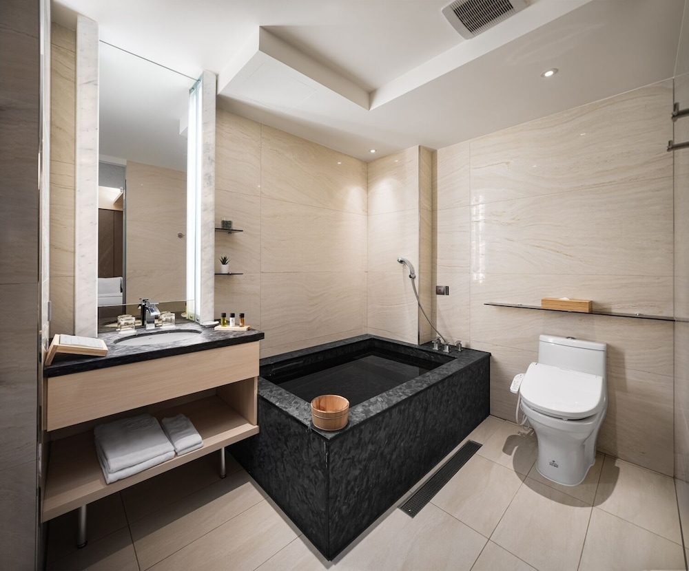 Gamalan FL Spring Hotel 40/42
