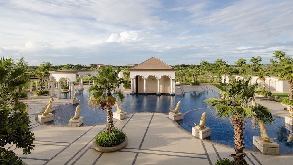Garden City Hotel 3/38