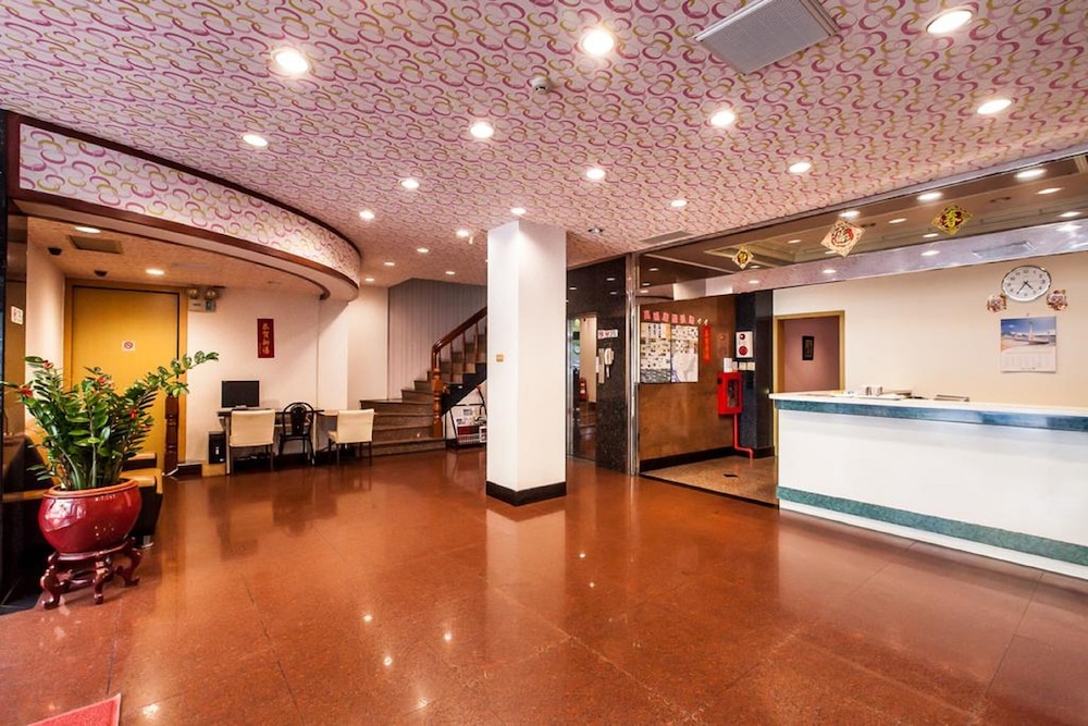 Ruei Gung Business Hotel 7/48