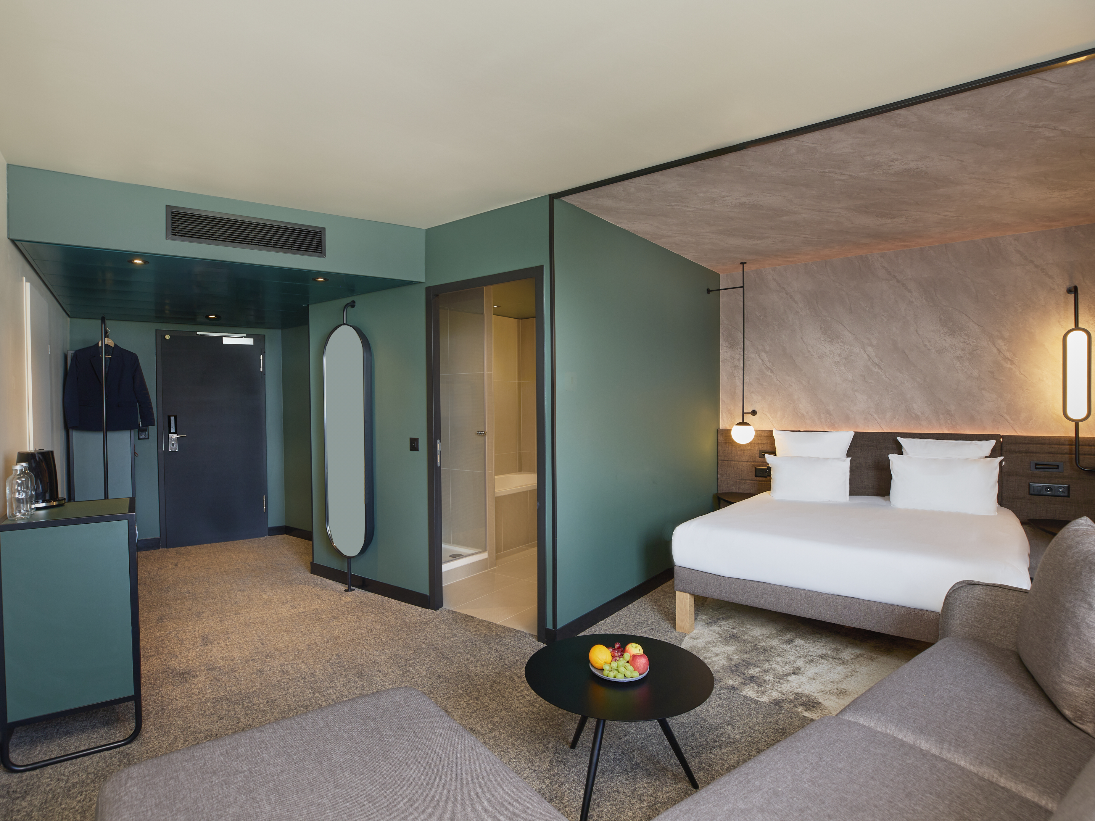 JUNIOR SUITE, QUEEN BED, SOFA