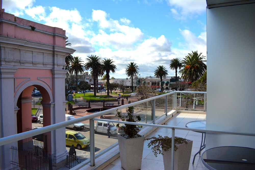 De La Plaza Hotel 6/54
