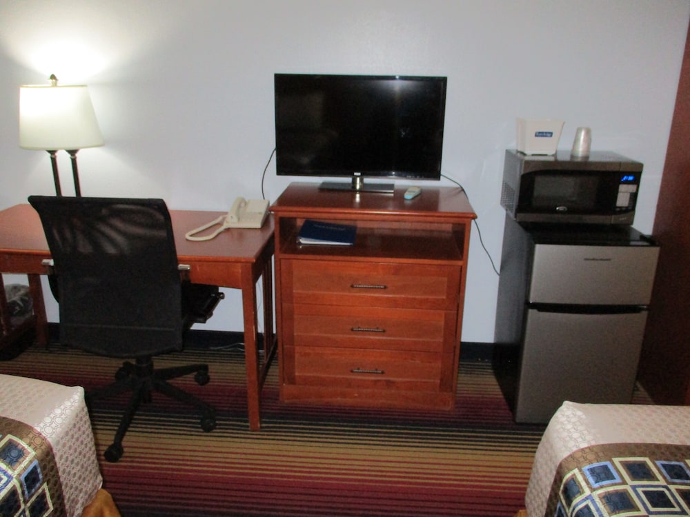 Travelodge by Wyndham Spirit Lake/Okoboji 44/53