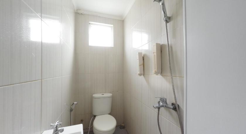 Reddoorz Plus Near Mall Ciputra Jakarta 48/51