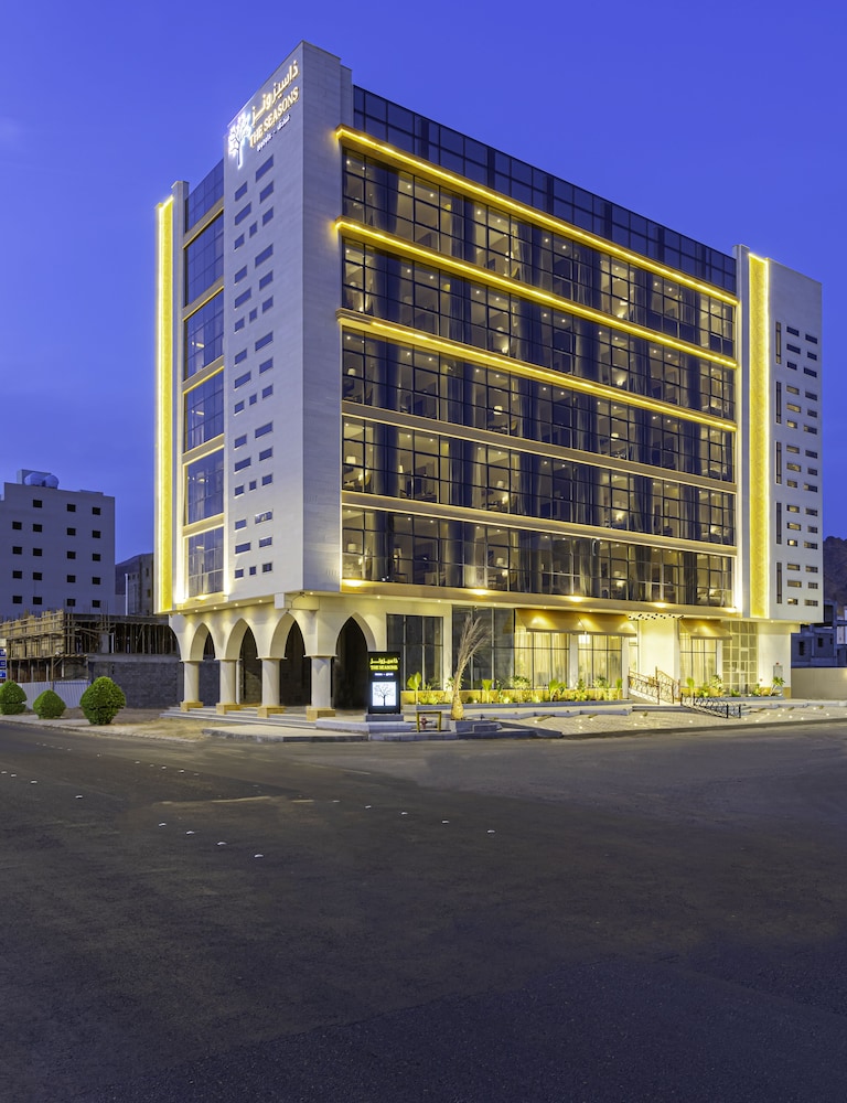 The Seasons Hotels 1/17
