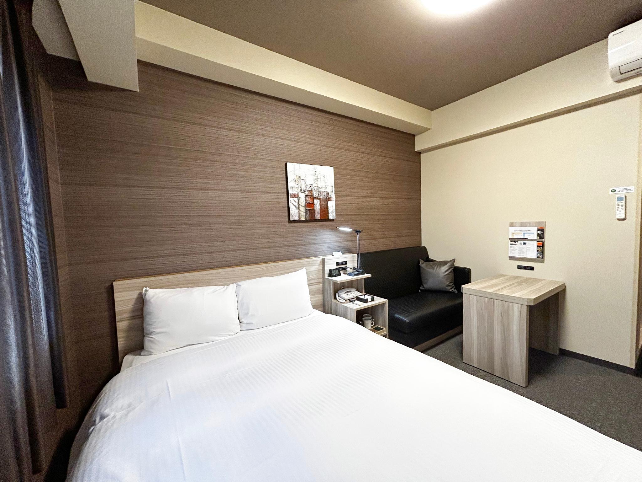 Semi Room, Semi Double Bed, Smoking