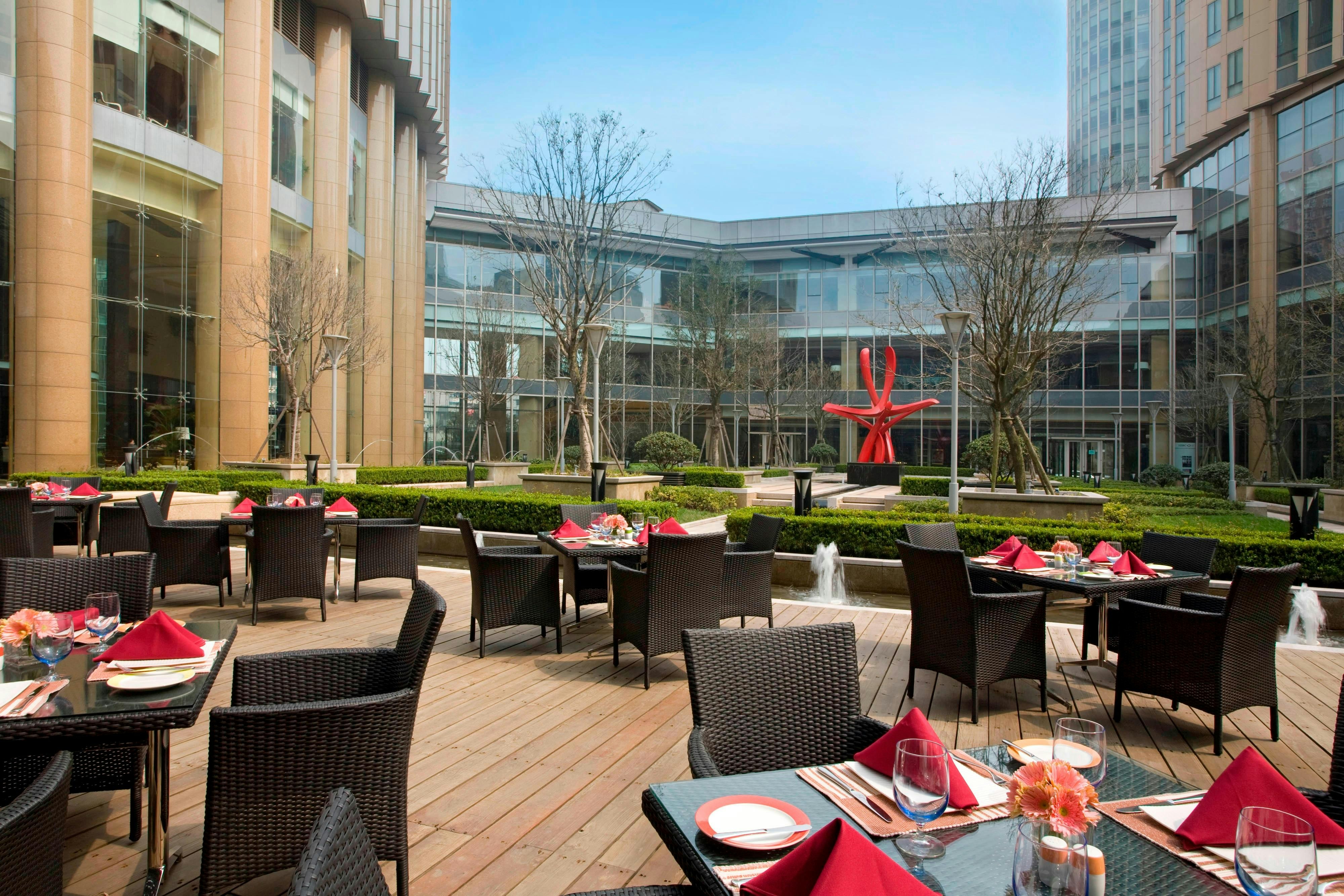 Sheraton Grand Shanghai Pudong Hotel and Residences 13/21