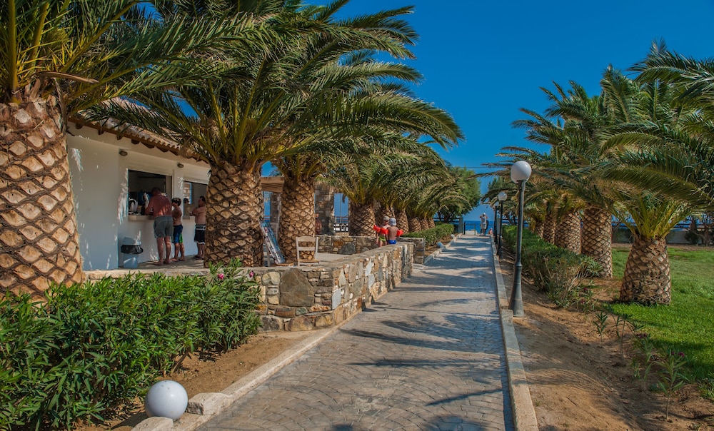 Akti Beach Club 41/50
