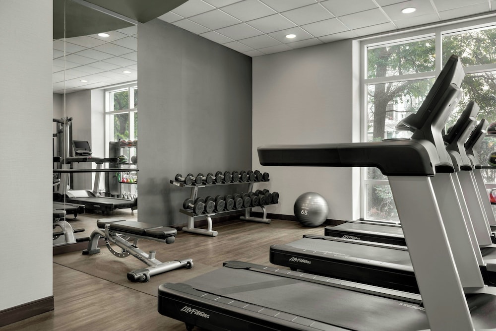 Hotel Tonnelle New Orleans, A Tribute Portfolio Hotel By Marriott 24/49