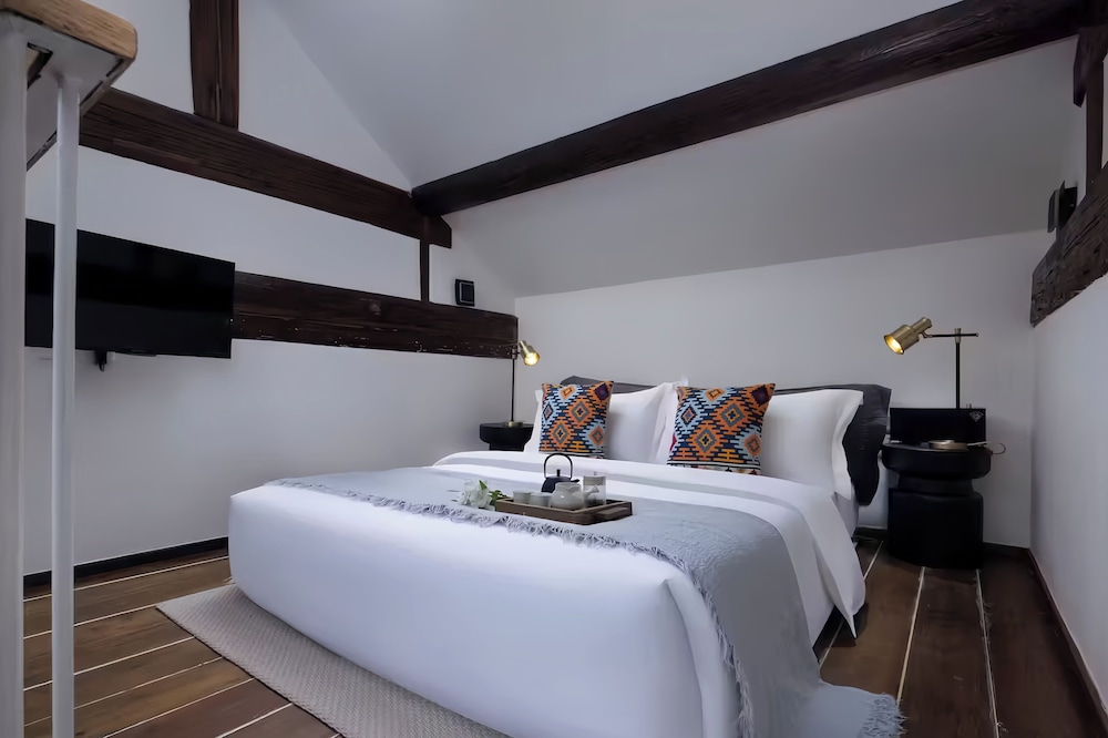 Loft, Double Bed, Peking Yard Youth Hostel 2/6