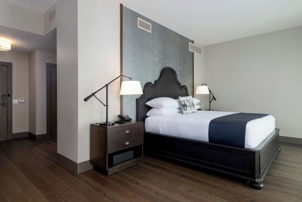 The Stella Hotel Autograph Collection 20/73