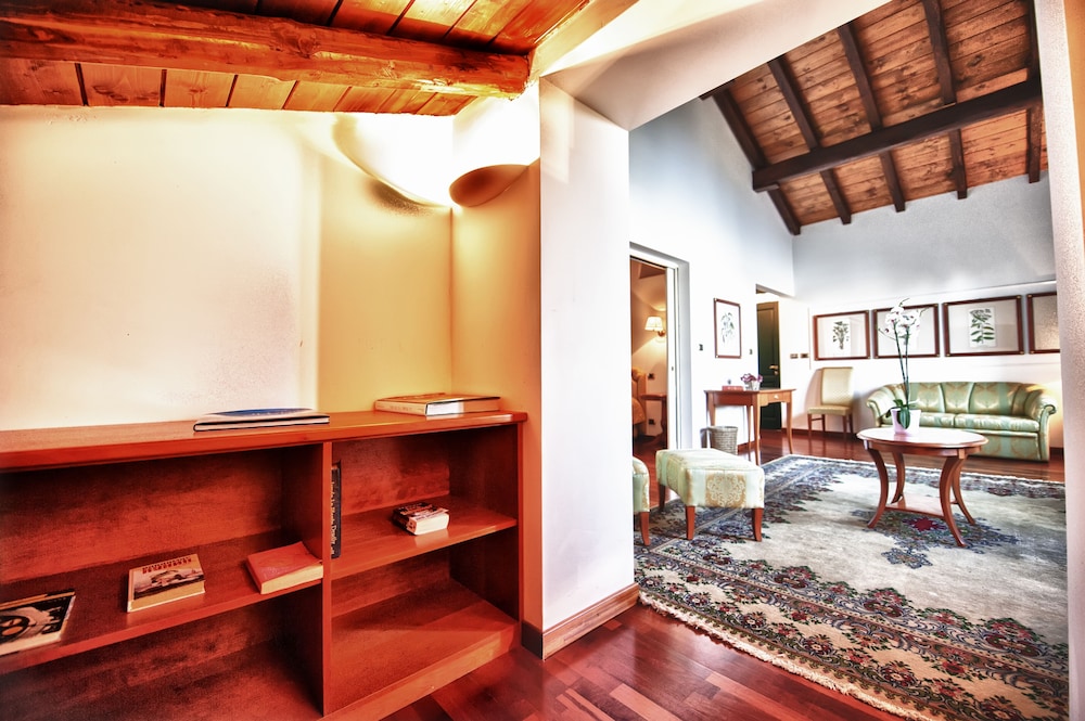 Relais Casali Della Cisterna 3/47