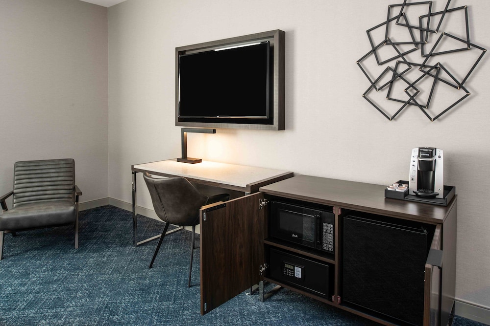 Holiday Inn Express Boston South Quincy 49/53