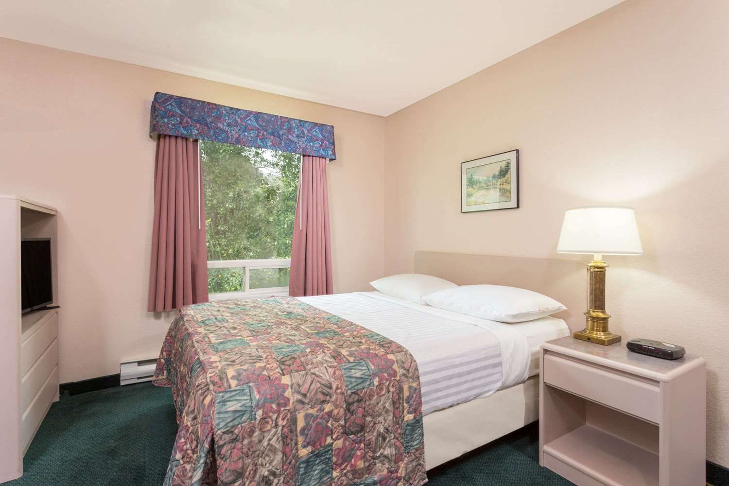 Super 8 by Wyndham Golden 15/20