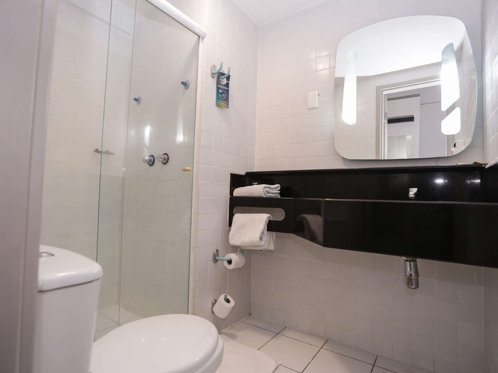 Ibis Teresina 43/44