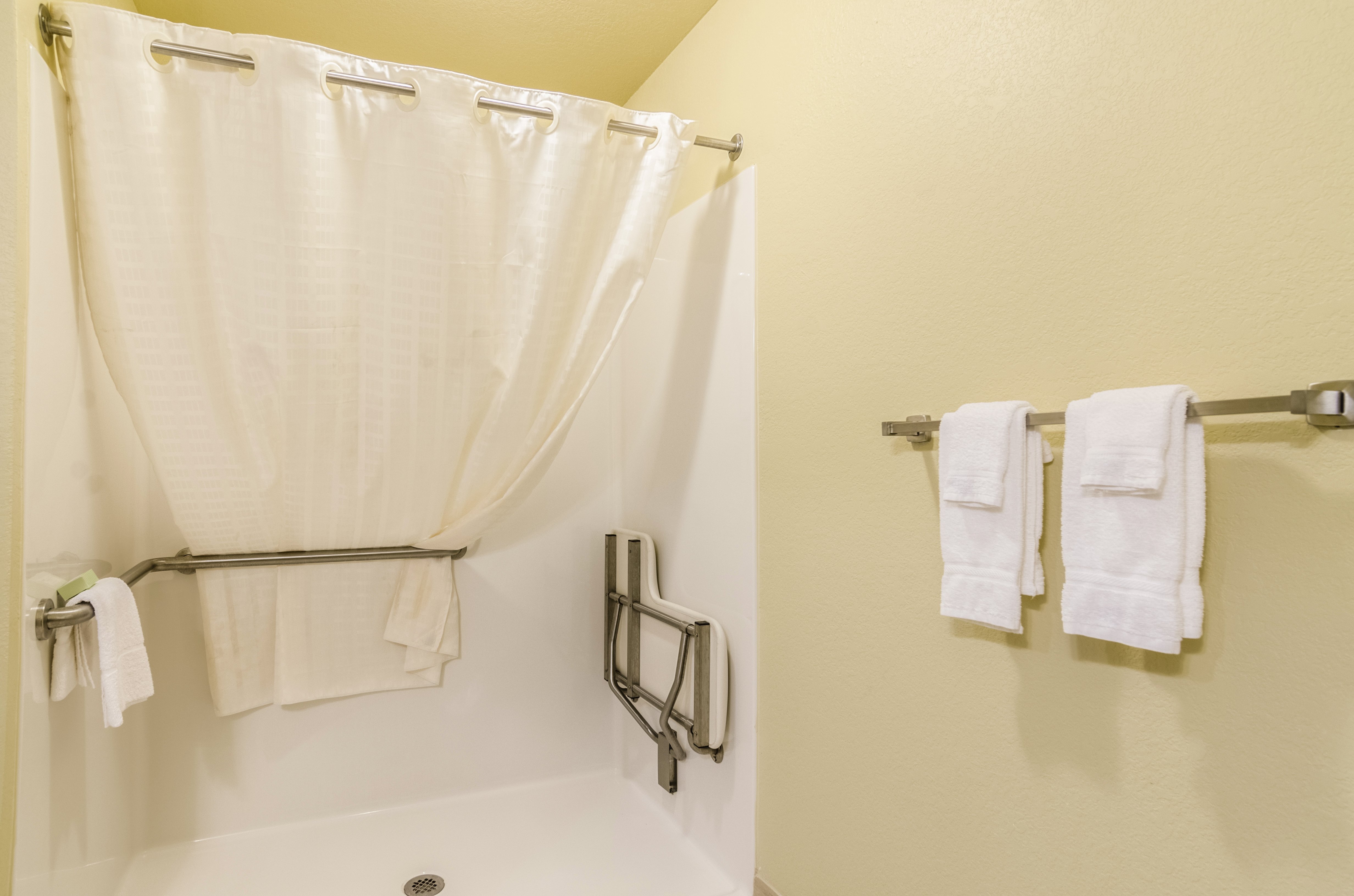 Cobblestone Inn & Suites - Oberlin 56/57